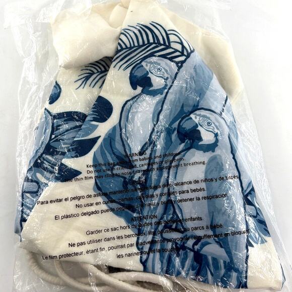 No Pise La Grama Women's Blue Macaw Print La Colina Pants Size 4 - Picture 4 of 8